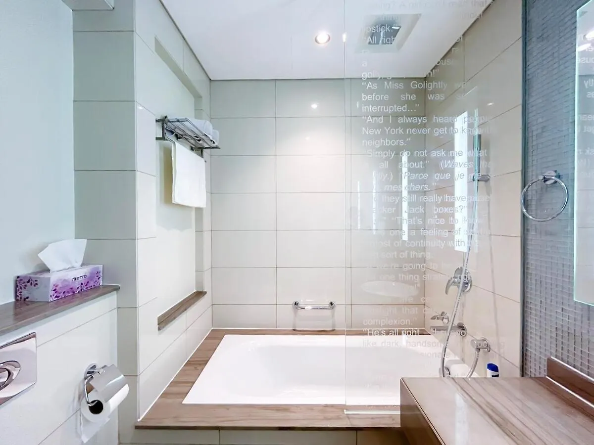 2Br Apartment In Paramount Tower Dubai