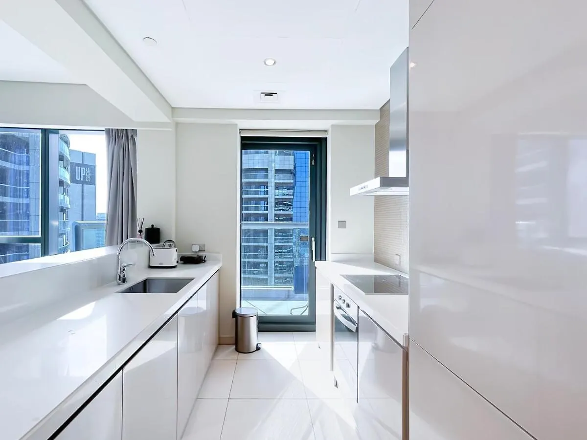 2Br Apartment In Paramount Tower Dubai