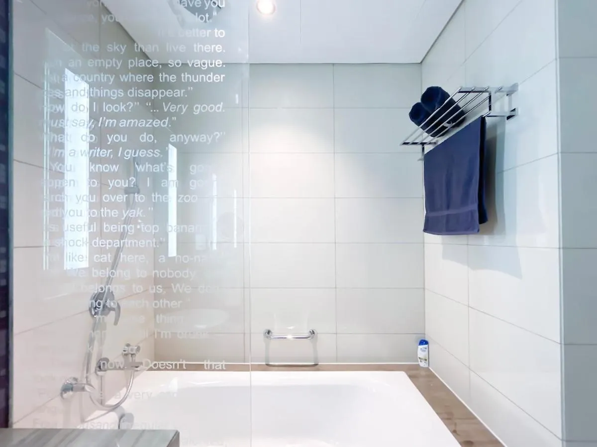 2Br Apartment In Paramount Tower Dubai 0*,  United Arab Emirates